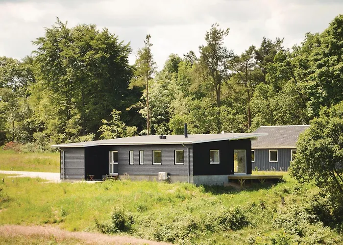 Three-bedroom In Feriehus