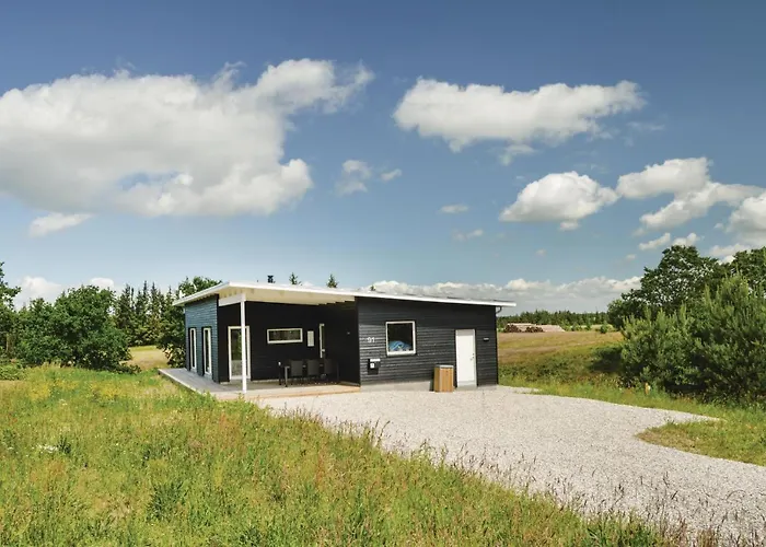 Three-bedroom In Skals
